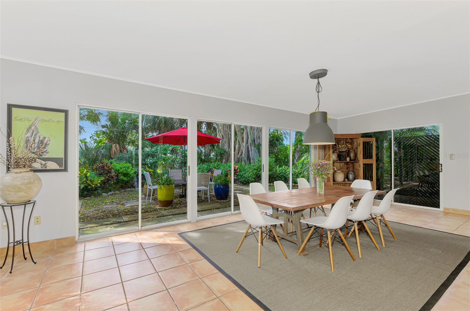 1476 BEACH MANOR UNIT 3 - Residential