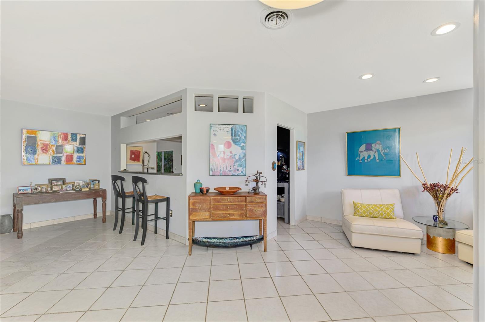 1476 BEACH MANOR UNIT 3 - Residential