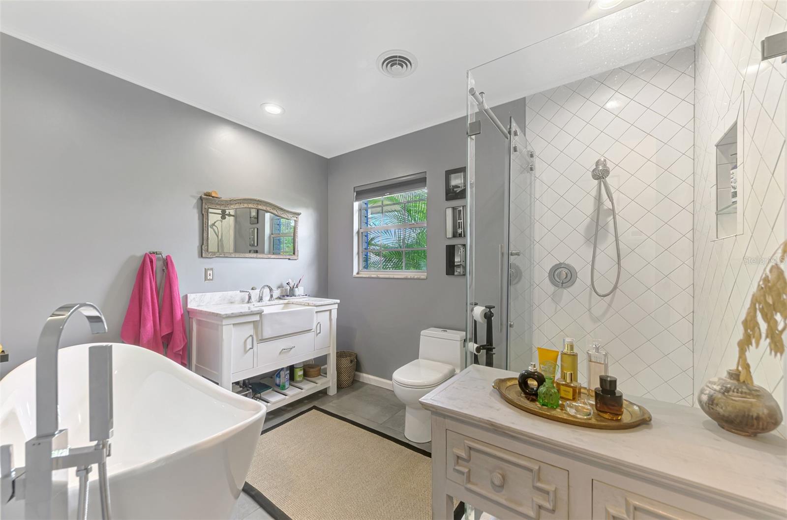 1476 BEACH MANOR UNIT 3 - Residential