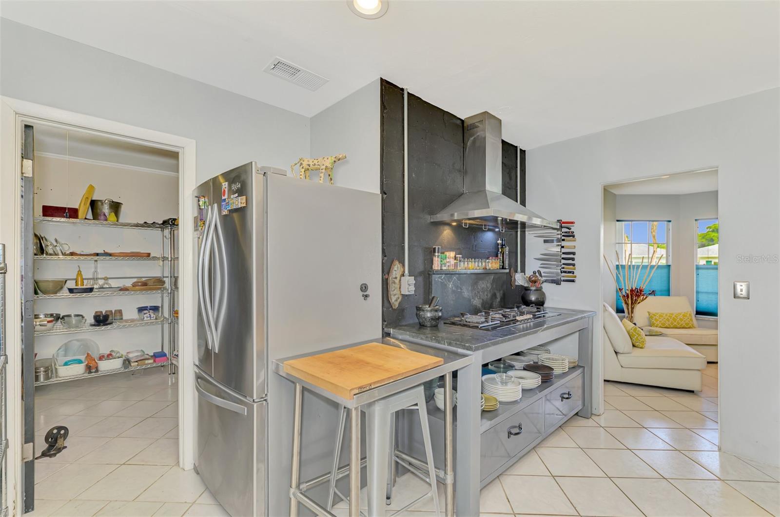 1476 BEACH MANOR UNIT 3 - Residential