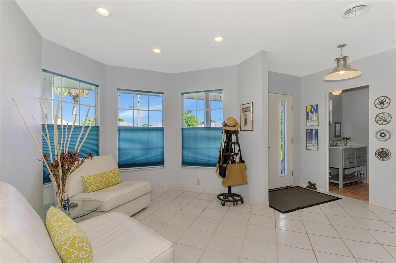 1476 BEACH MANOR UNIT 3 - Residential