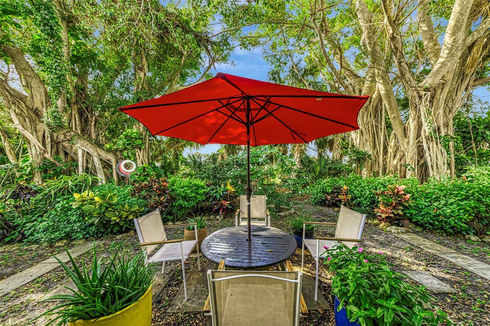 1476 BEACH MANOR UNIT 3 - Residential