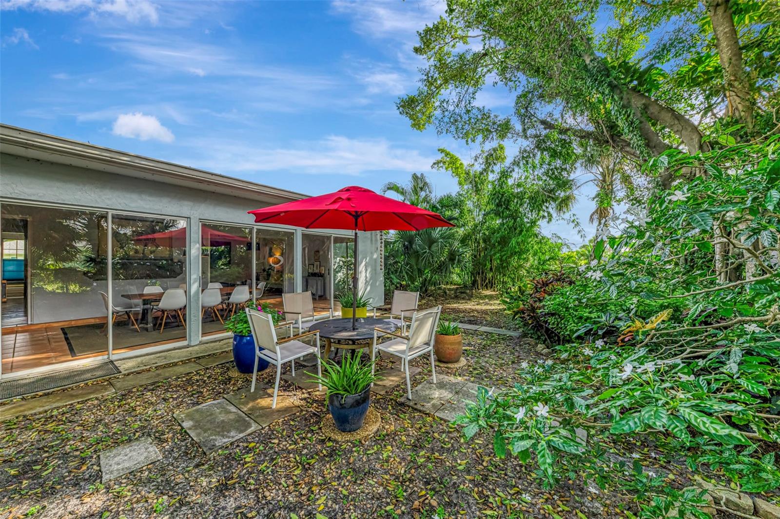 1476 BEACH MANOR UNIT 3 - Residential