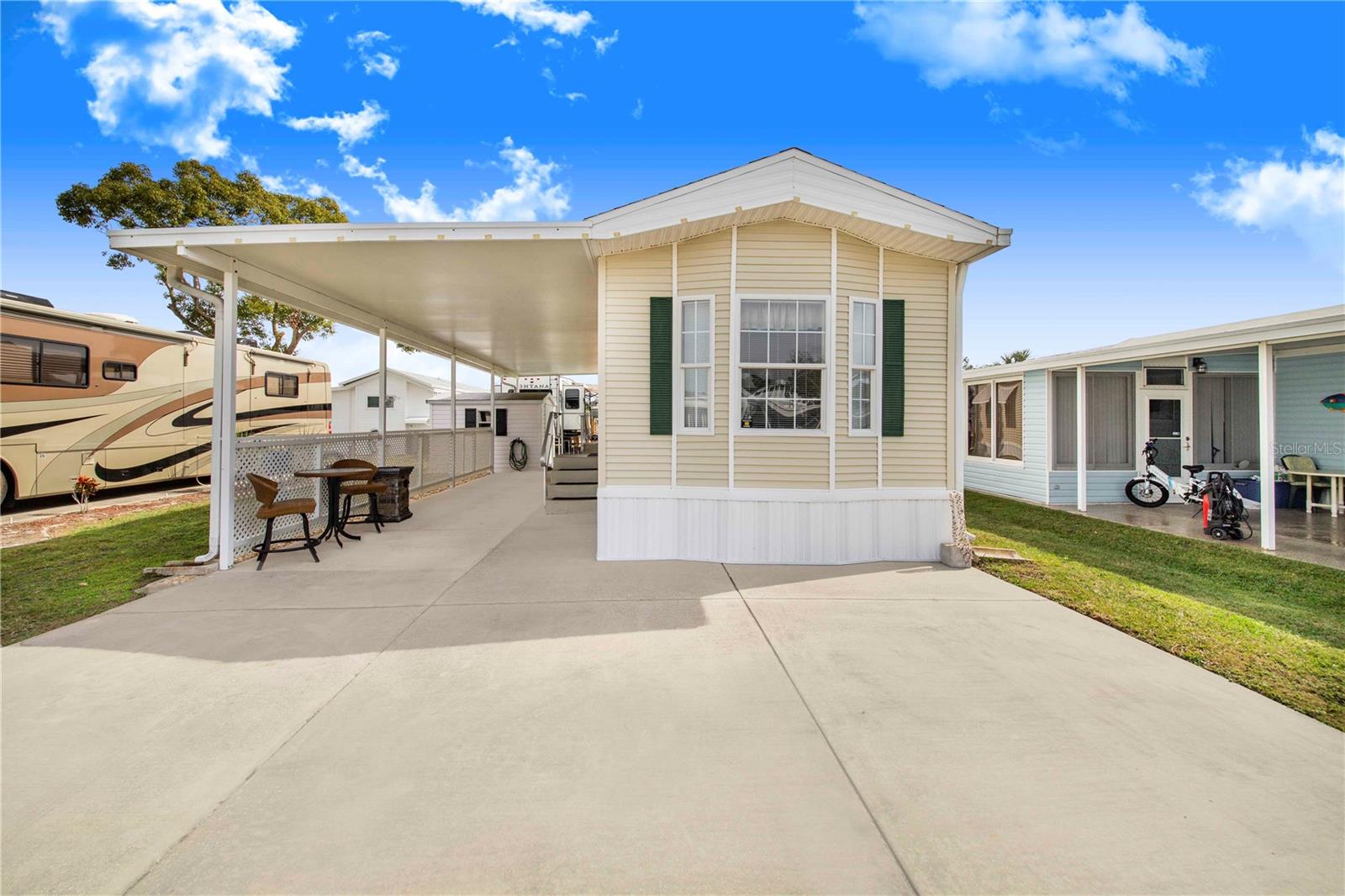 Welcome to 228 Big Pine Ave South, a delightful 1 bed, 1 bath mobile home in the highly sought-after Lily Lake Golf & RV Resort in Frostproof, FL. Perfect for seasonal or year-round living, this cozy home offers a comfortable retreat in a vibrant 55+ community filled with activities and amenities.
Inside, you’ll find a well-maintained living space with an open floor plan, making it easy to relax or entertain. The kitchen is bright and functional, while the bedroom provides a peaceful retreat after a day of enjoying everything Lily Lake has to offer. That will be easier to do when you purchase this home because it comes with owned share of the Golf course which provides a plethora of advantages such as discounted golf etc....
This active community boasts a golf course, clubhouse, heated pool, tennis courts, shuffleboard, and a variety of social events to keep you engaged and connected. Whether you prefer a round of golf, a refreshing swim, or just relaxing with friends, there's something for everyone here.
Don’t miss out on this fantastic opportunity to own an affordable home in one of Frostproof’s most desirable 55+ communities. Call today to schedule your private showing of 228 Big Pine Ave South and experience the best of Florida living!