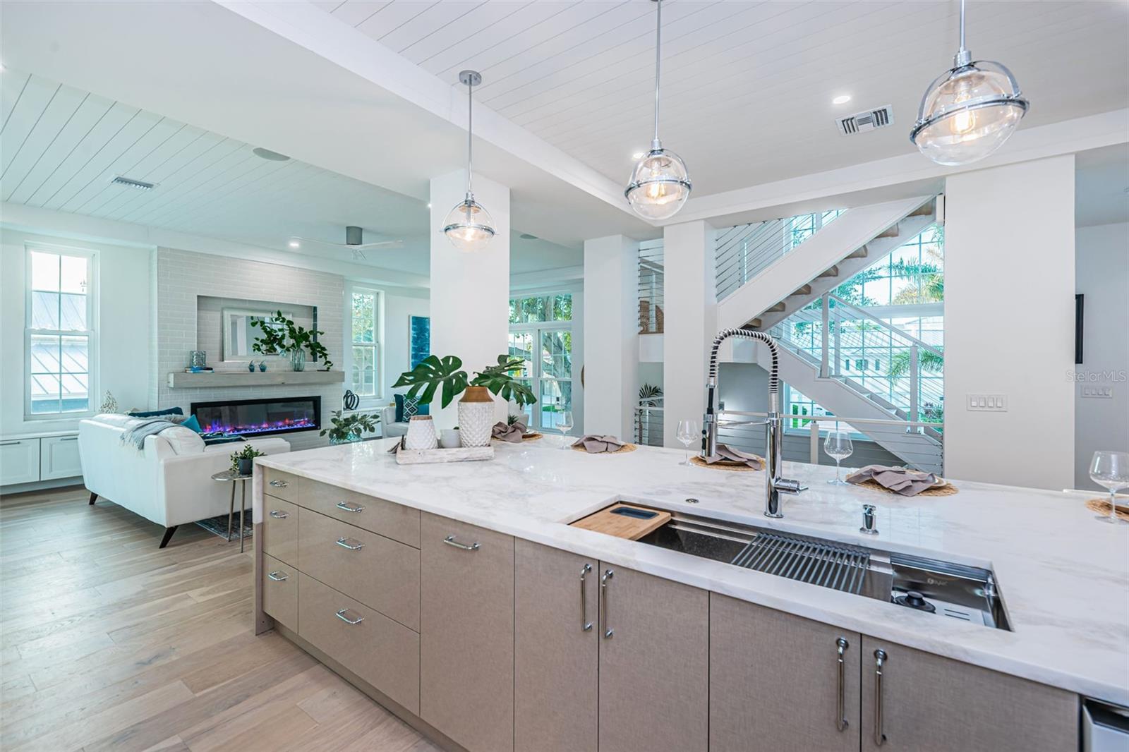 TIERRA VERDE UNIT 1 1ST REP - Residential