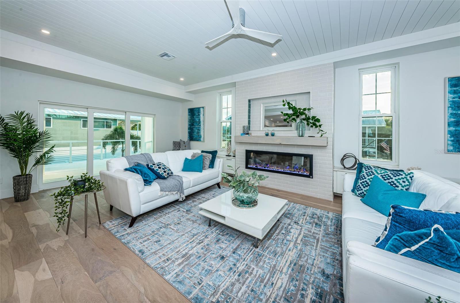 TIERRA VERDE UNIT 1 1ST REP - Residential