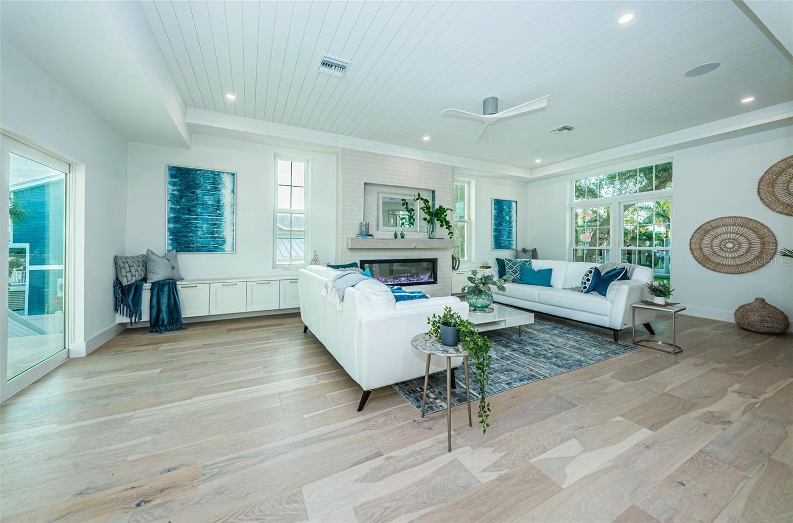 TIERRA VERDE UNIT 1 1ST REP - Residential