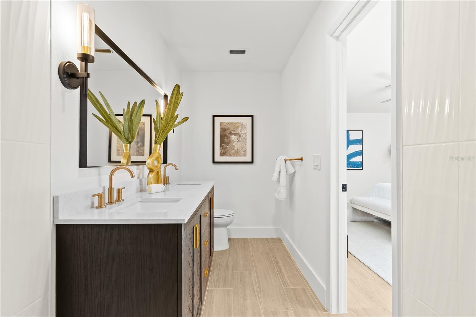 COUNTRY PLACE - Residential