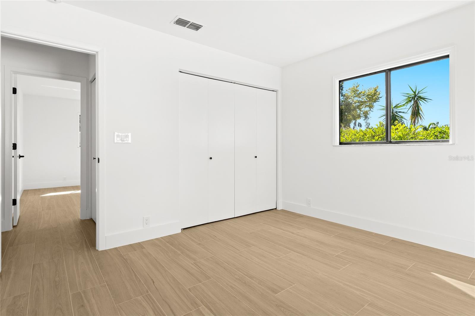 COUNTRY PLACE - Residential