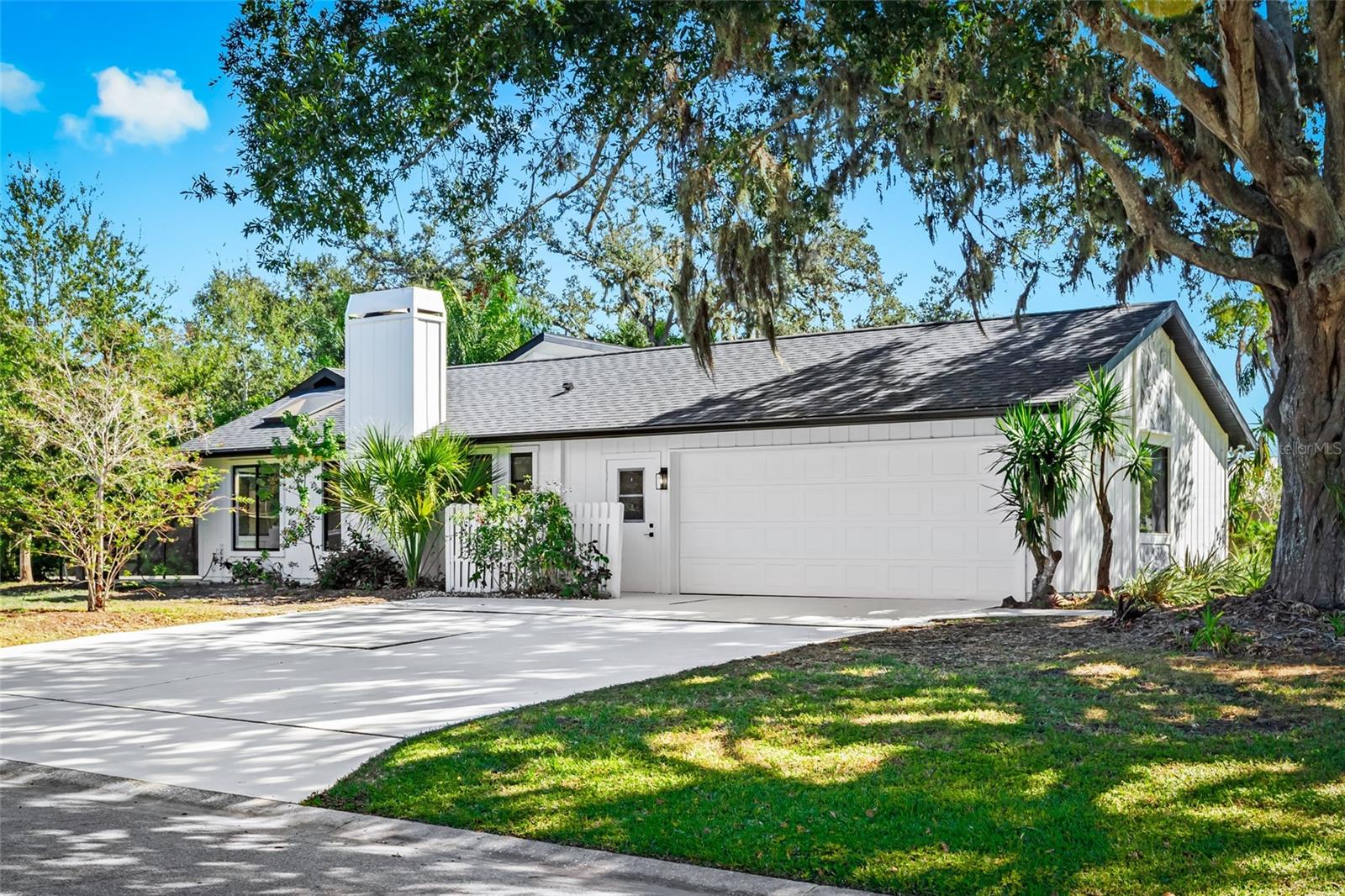 COUNTRY PLACE - Residential