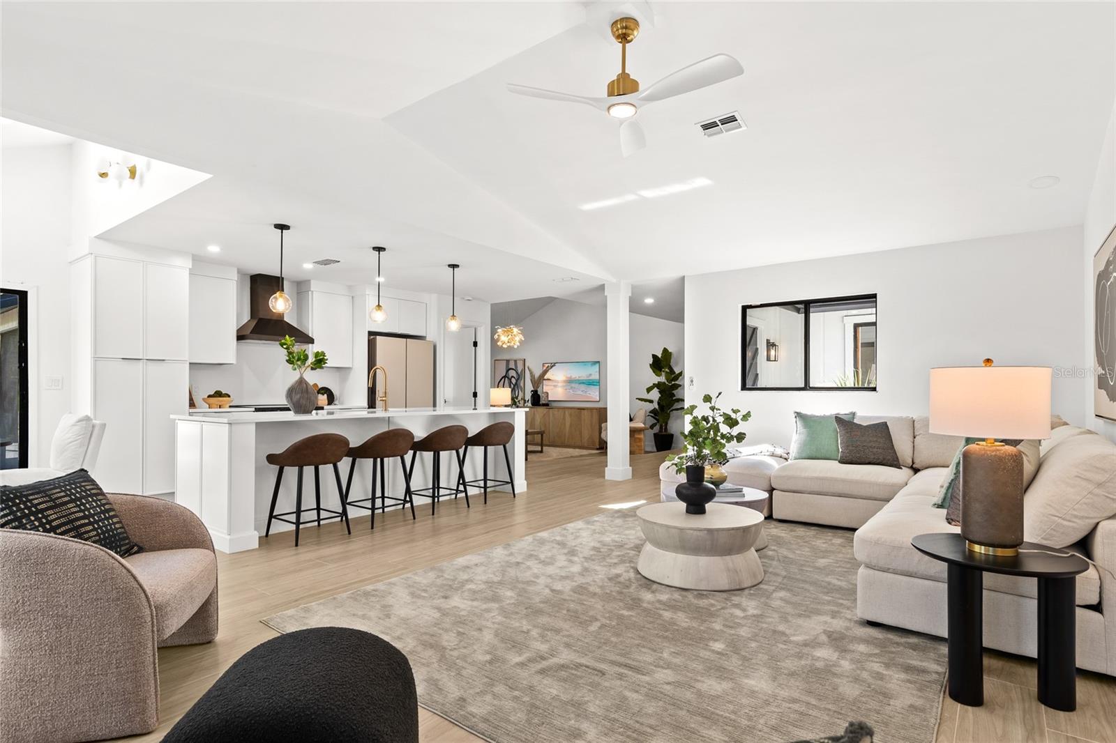 COUNTRY PLACE - Residential