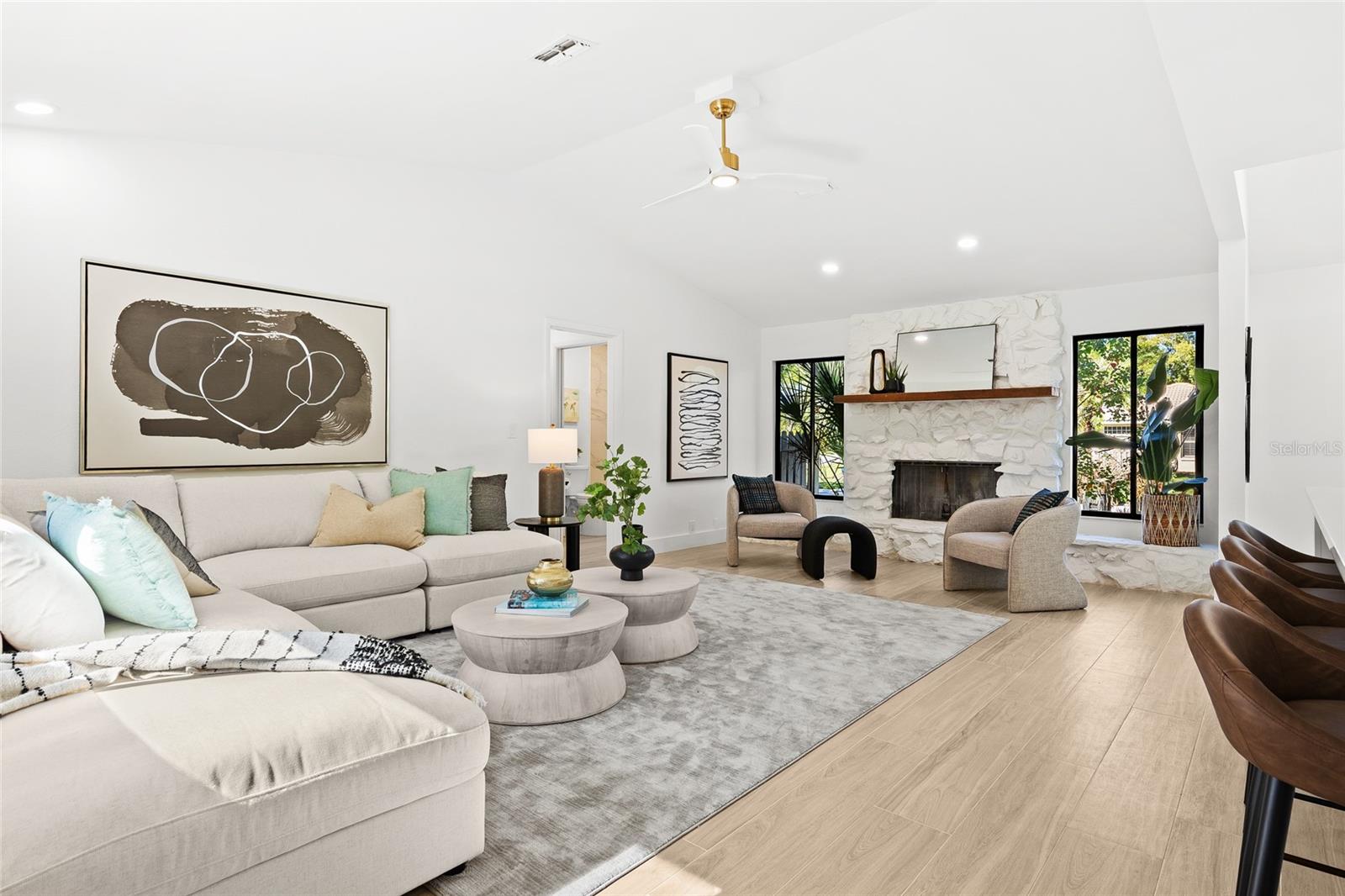 COUNTRY PLACE - Residential