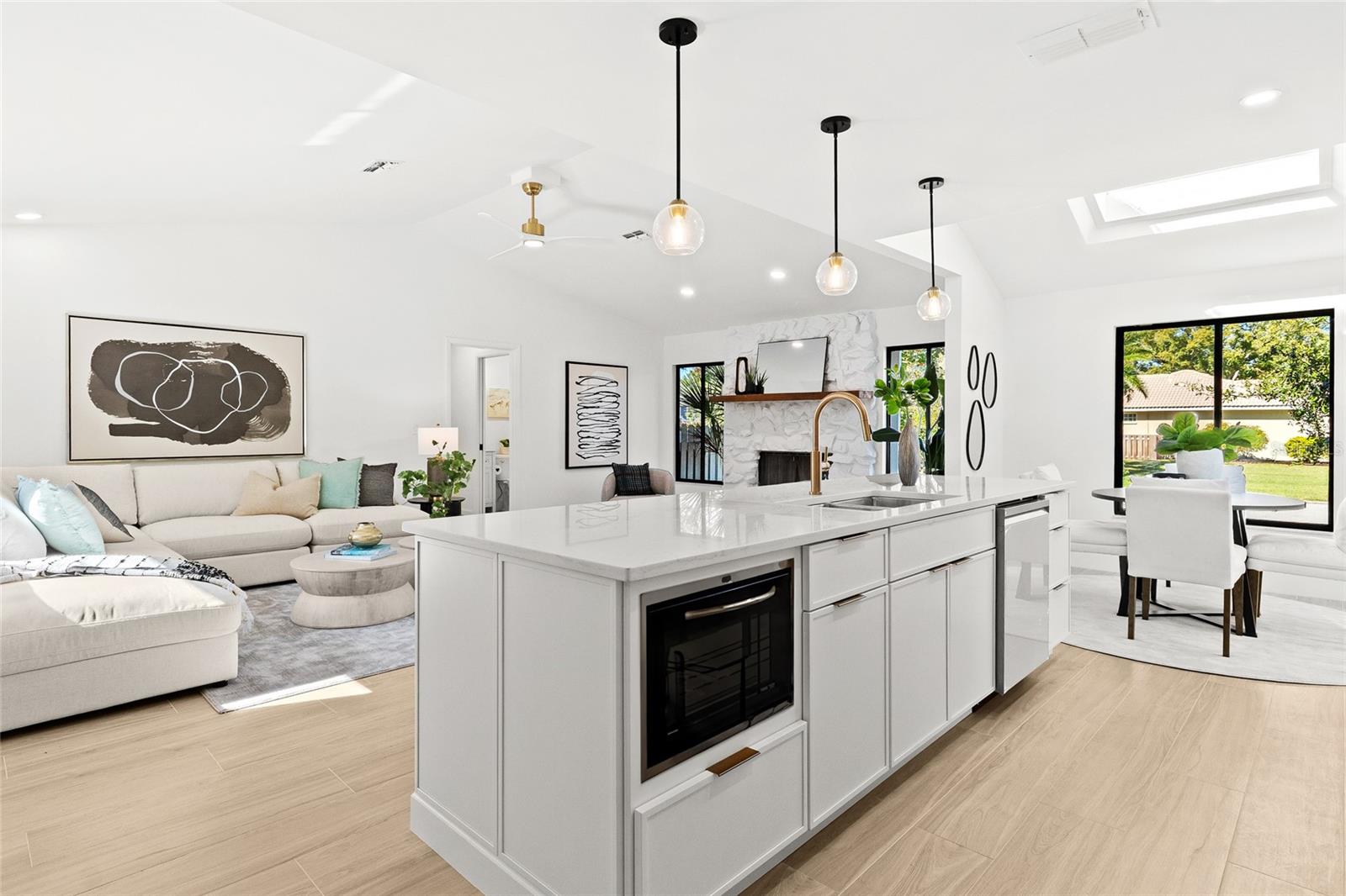 COUNTRY PLACE - Residential