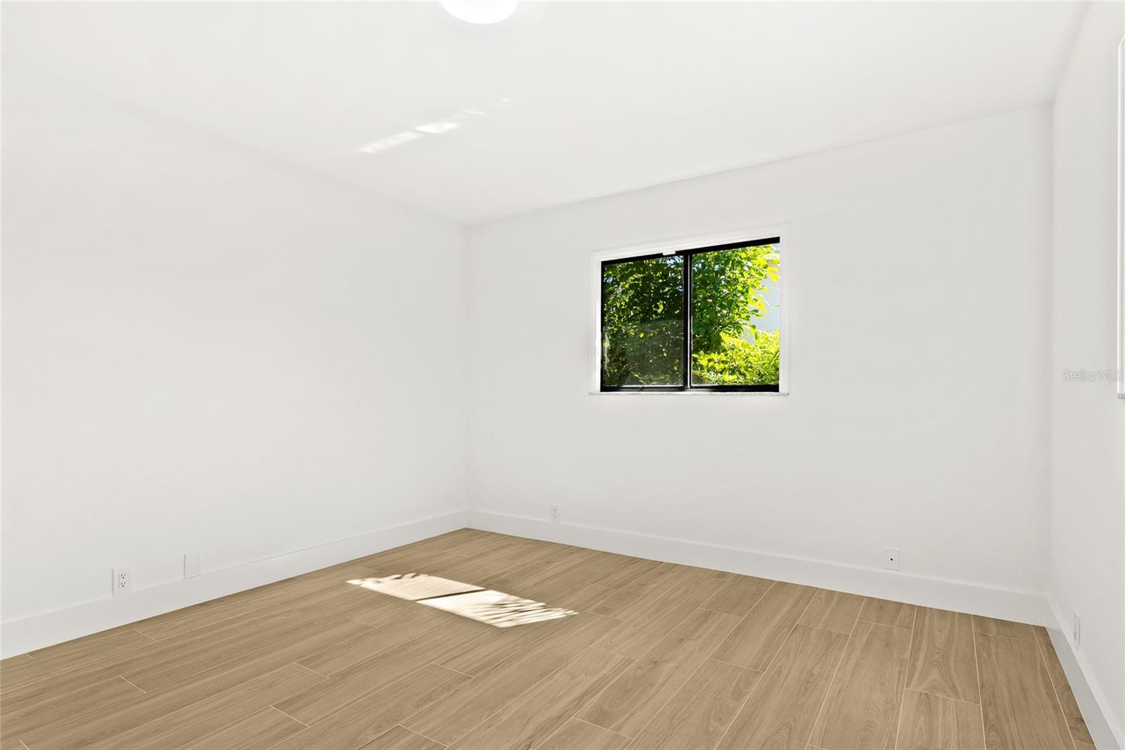 COUNTRY PLACE - Residential