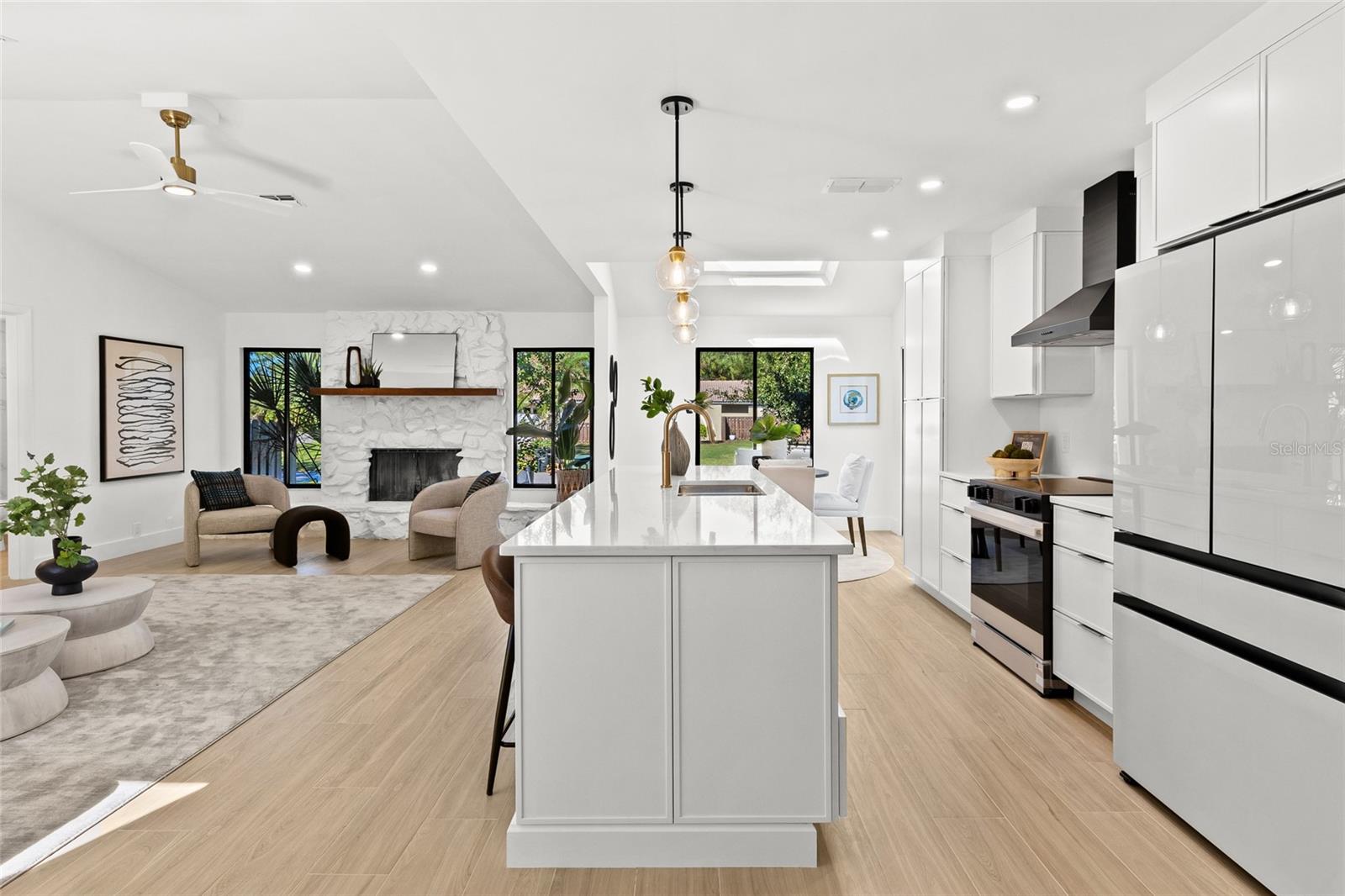 COUNTRY PLACE - Residential