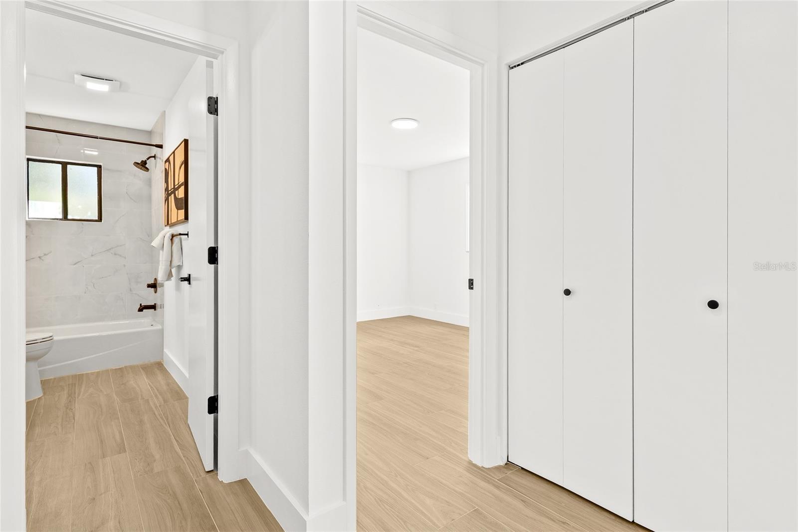 COUNTRY PLACE - Residential