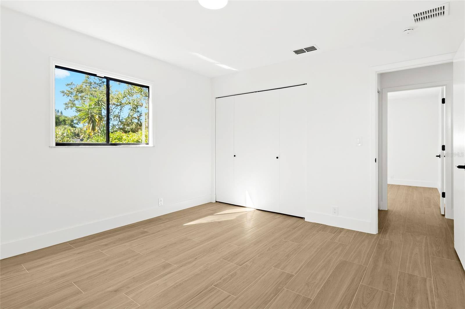 COUNTRY PLACE - Residential