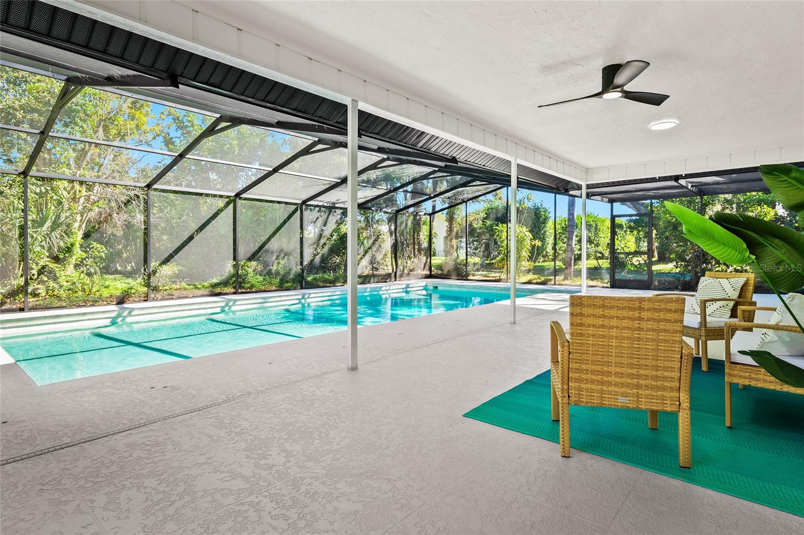 COUNTRY PLACE - Residential