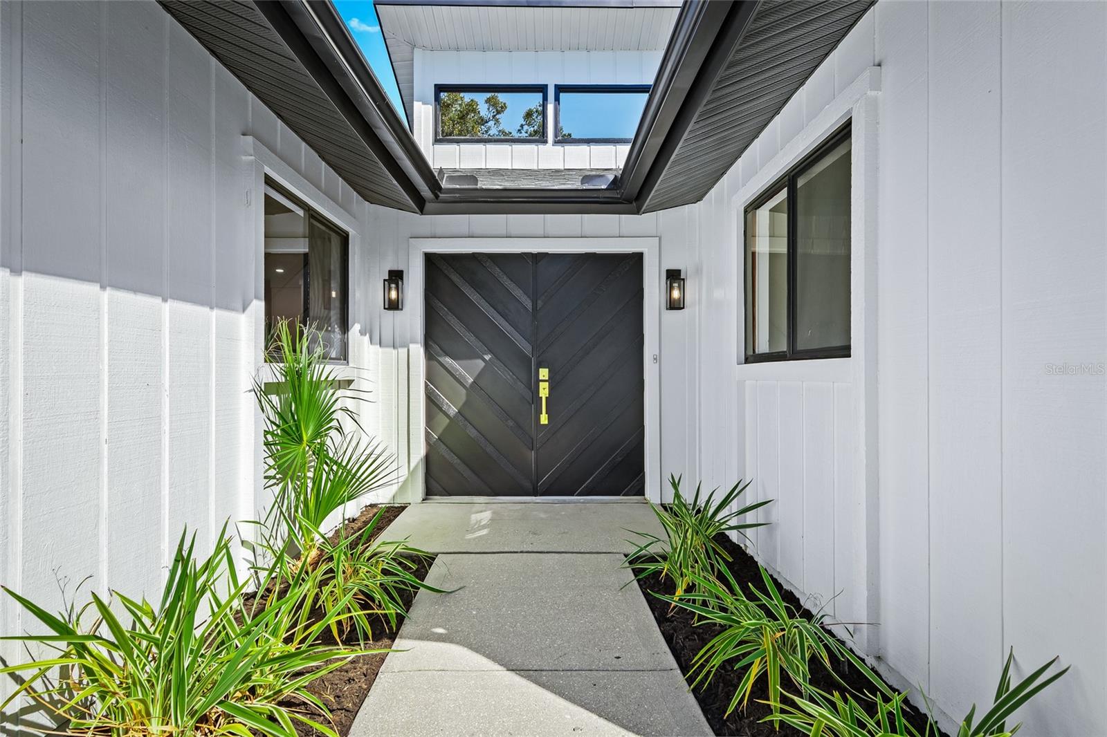 COUNTRY PLACE - Residential