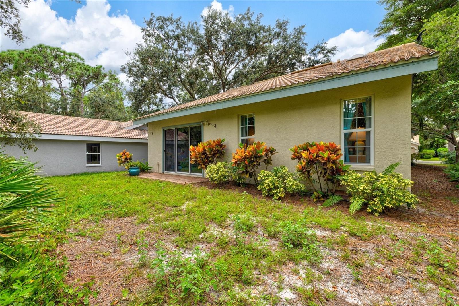 LONGWOOD VILLAS - Residential