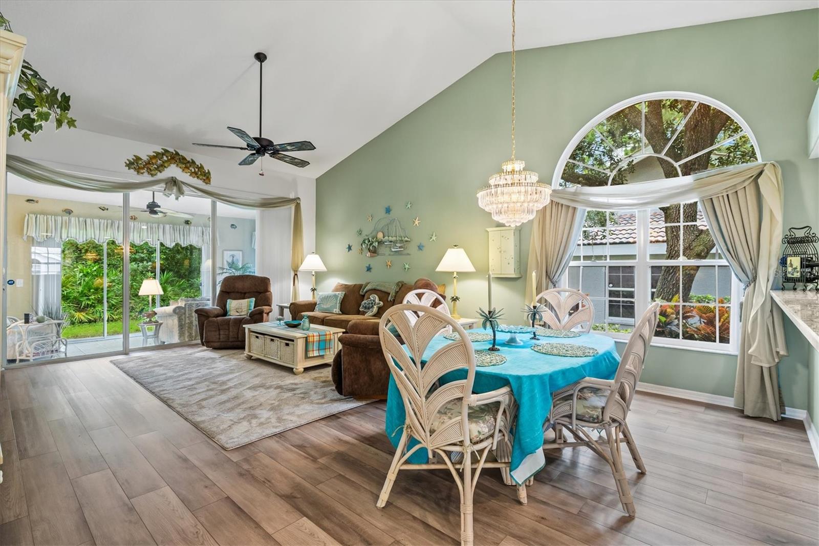 LONGWOOD VILLAS - Residential