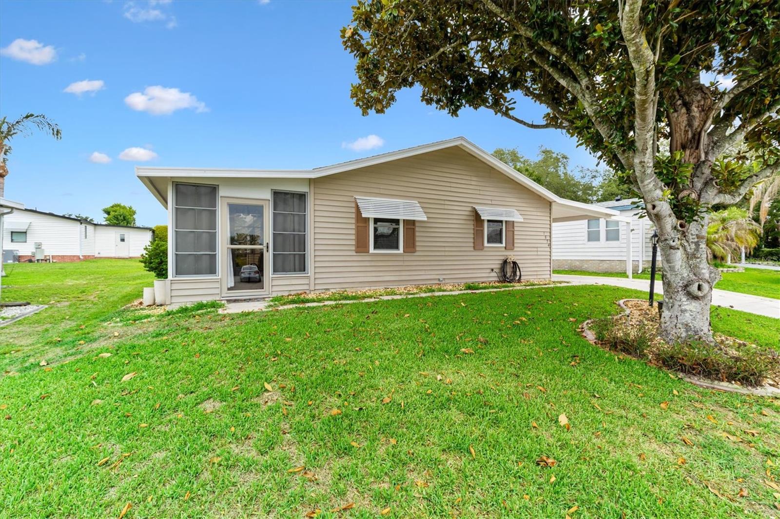 1534 HILLCREST DRIVE
