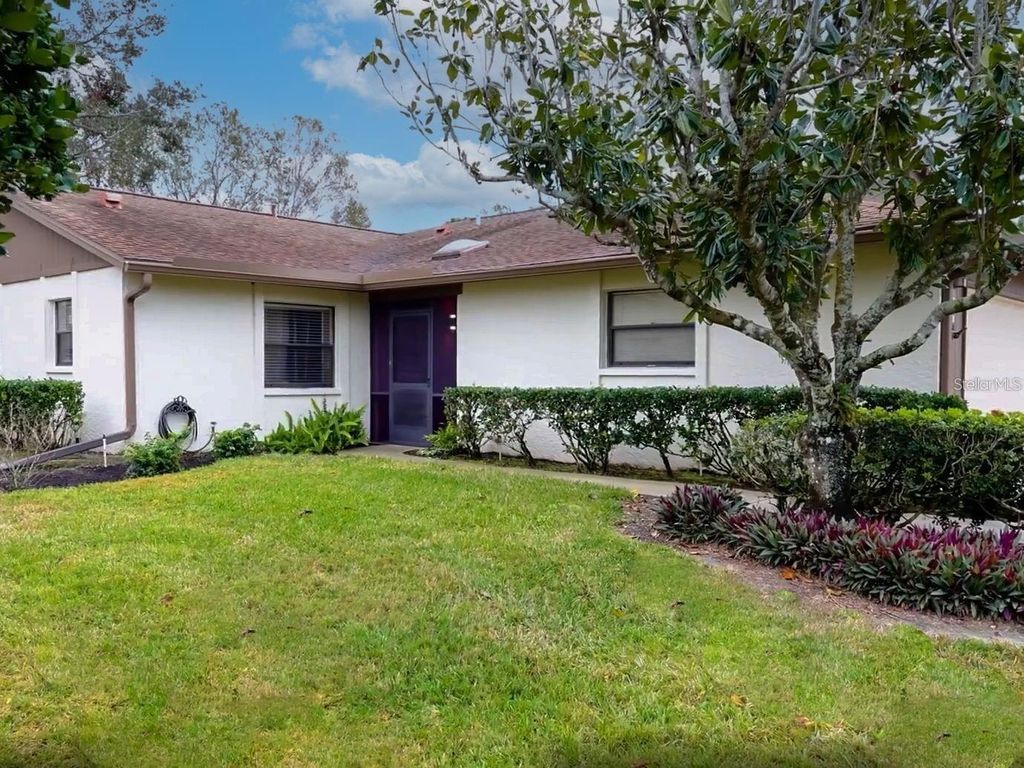 Photo of 623 Oak Hill Circle #28, Sarasota, FL 34232 (MLS # C7516464)