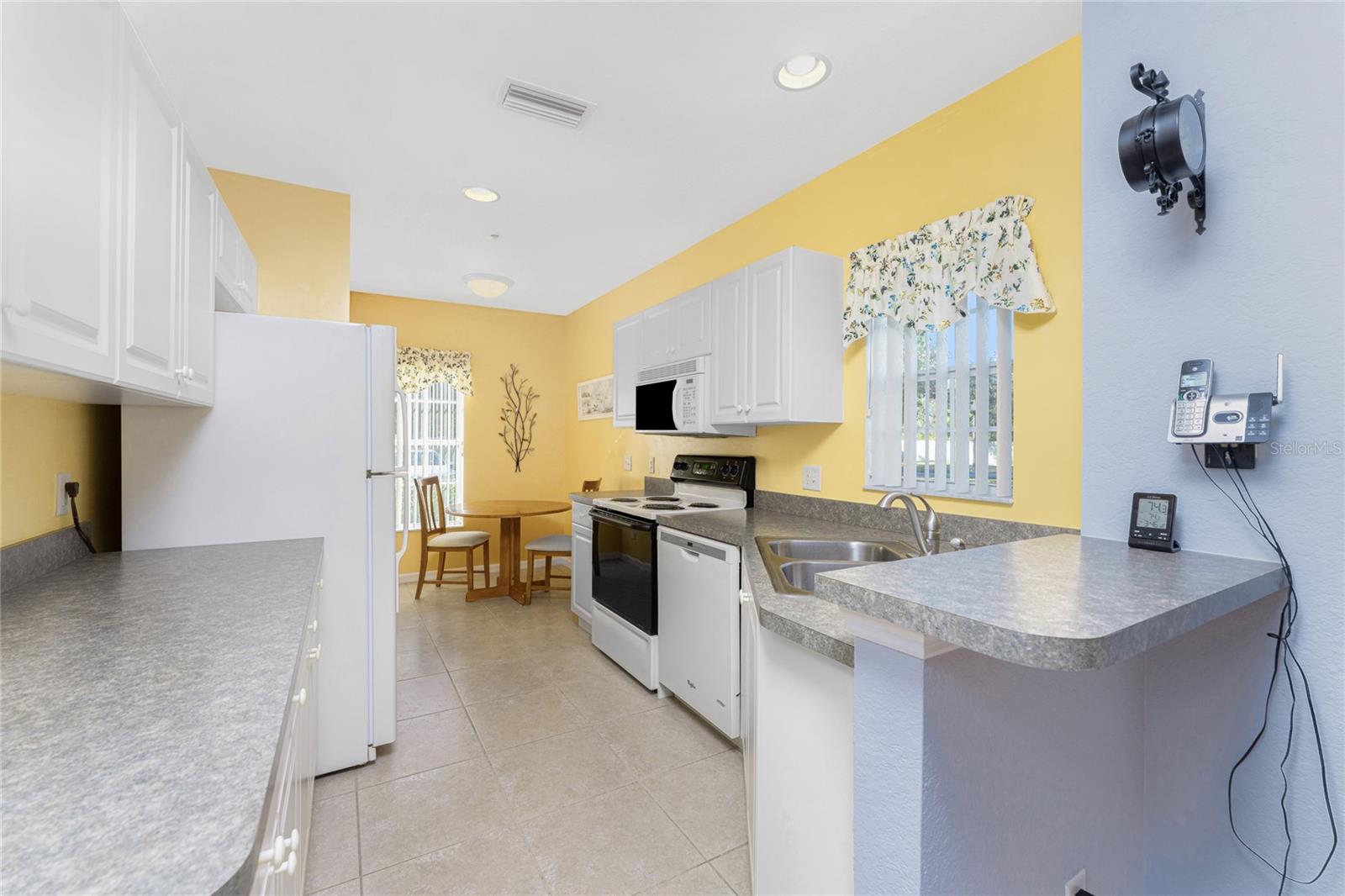 LAKE VIEW V/HERITAGE LAKE PARK PH - Residential