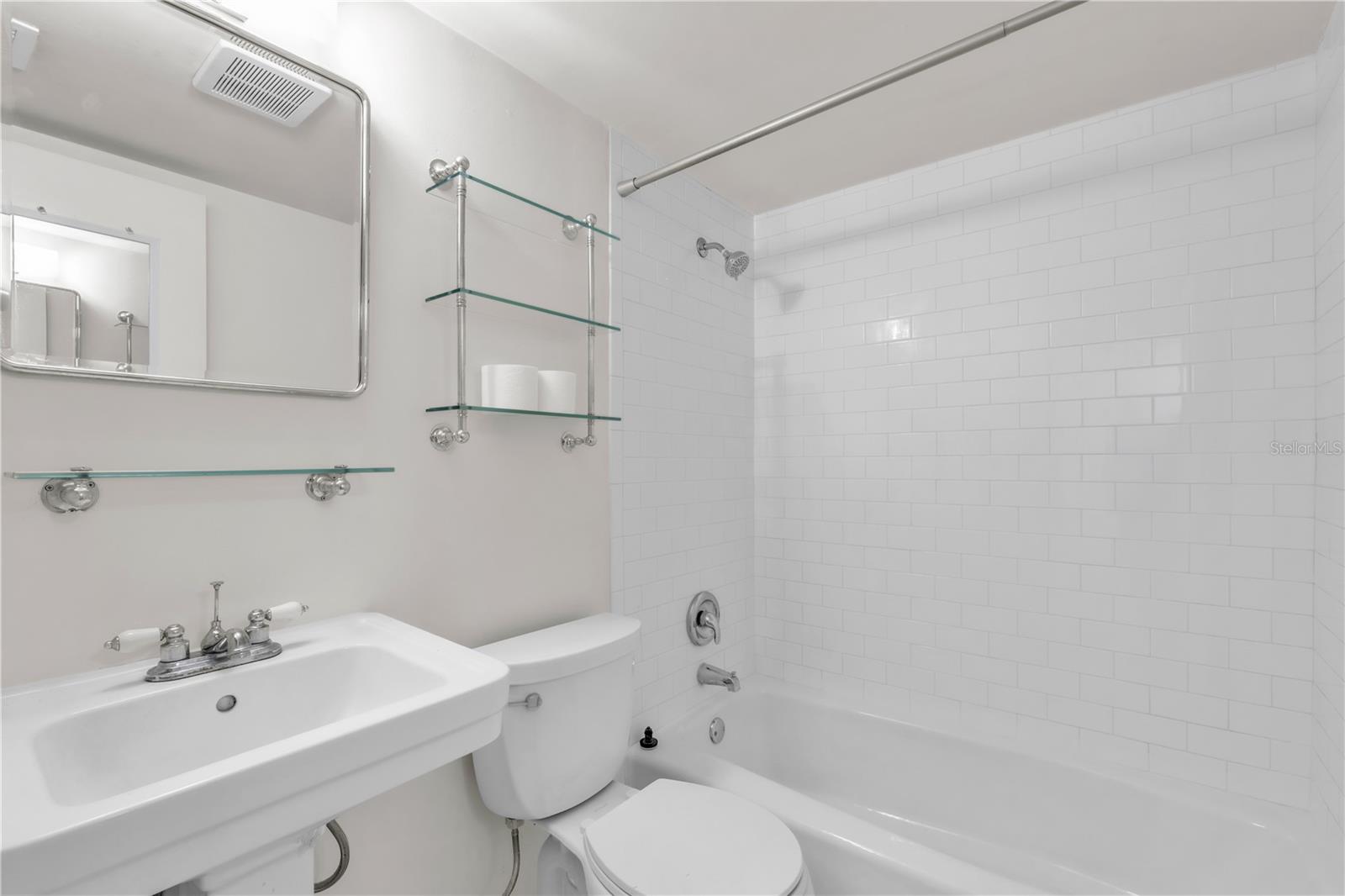 NORTH EAST GARDEN APTS - Residential