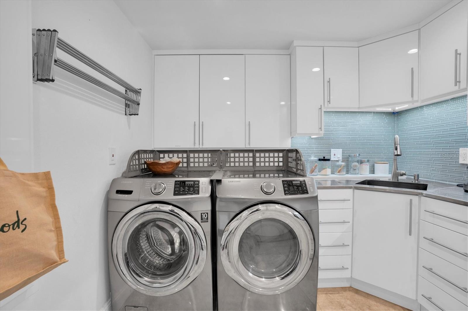 BAHIA SHORES 4TH ADD - Residential