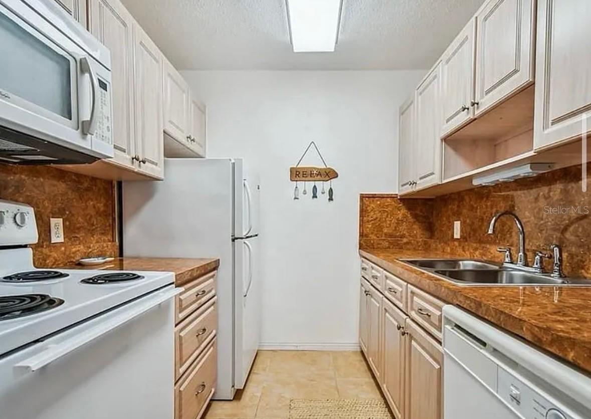 8425 112TH STREET 203