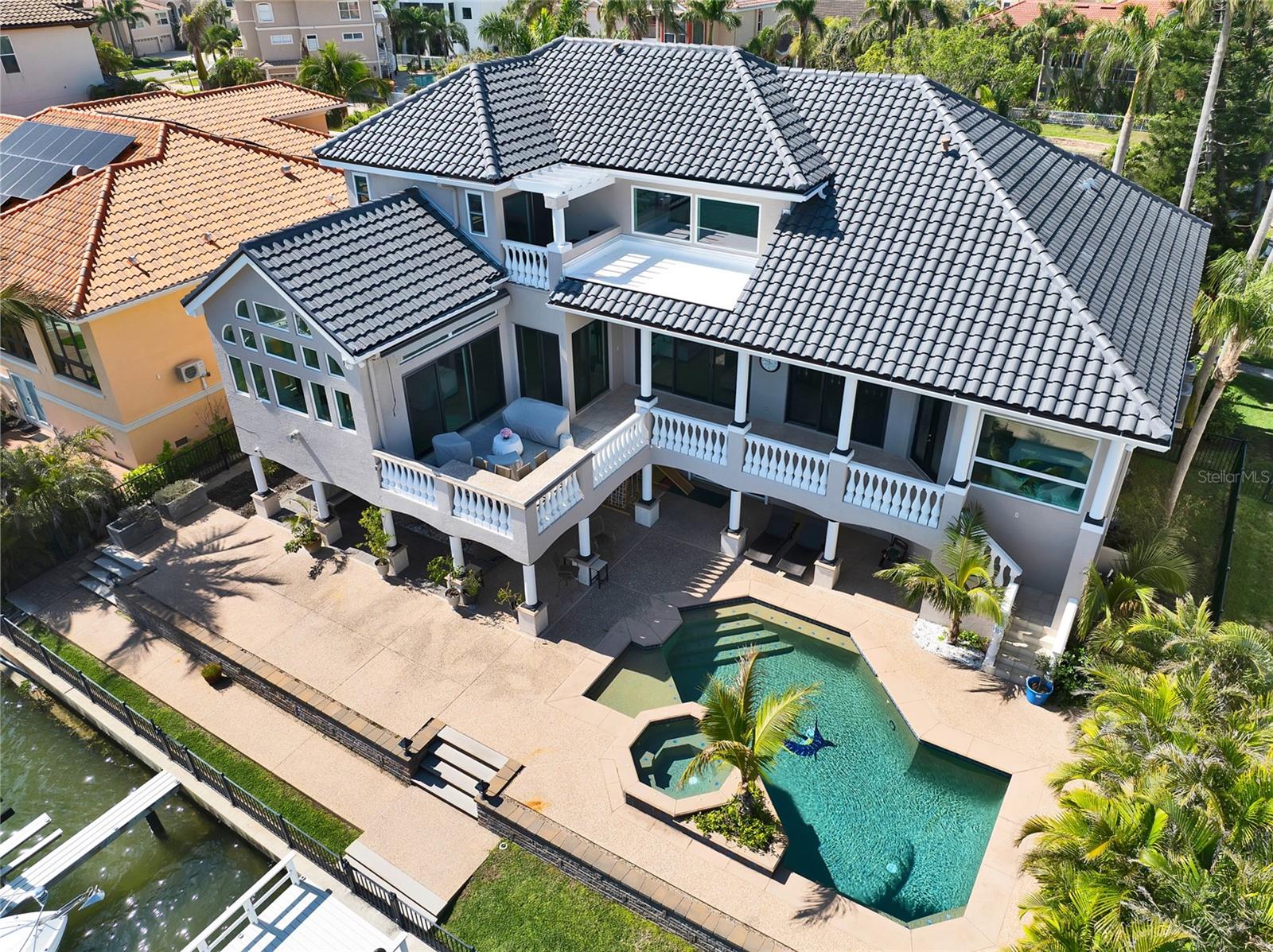 6113 PASADENA POINT BOULEVARD