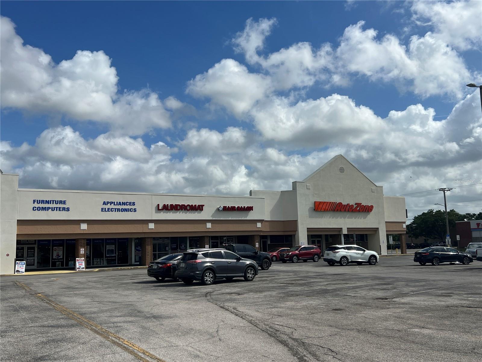 7501 W HILLSBOROUGH AVENUE 7565