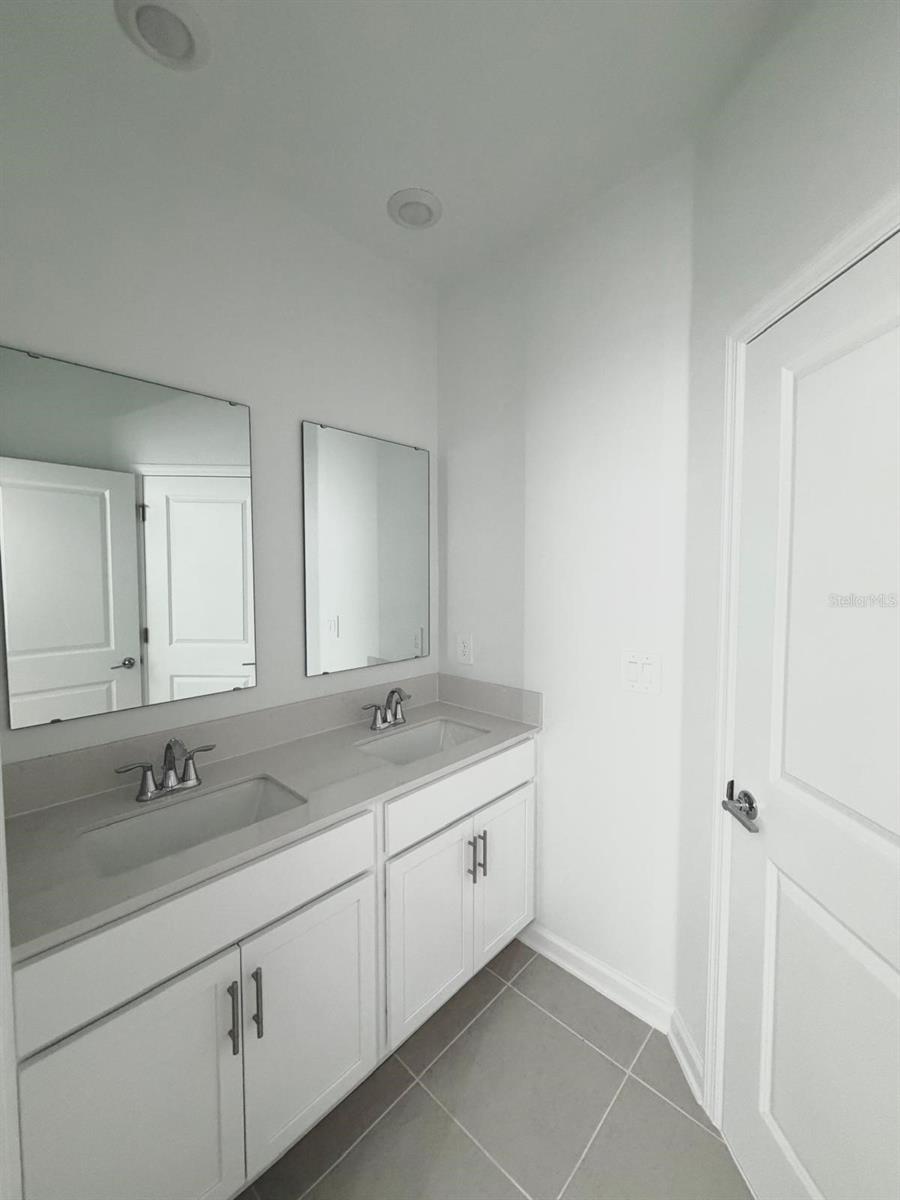 BRONSONS RIDGE 32S - Residential Lease