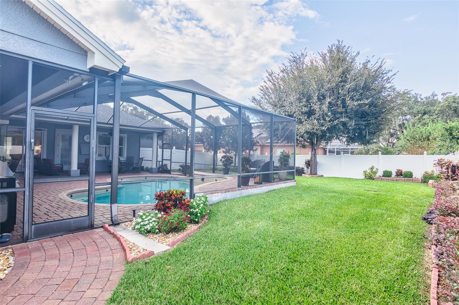 ASHTON OAKS - Residential