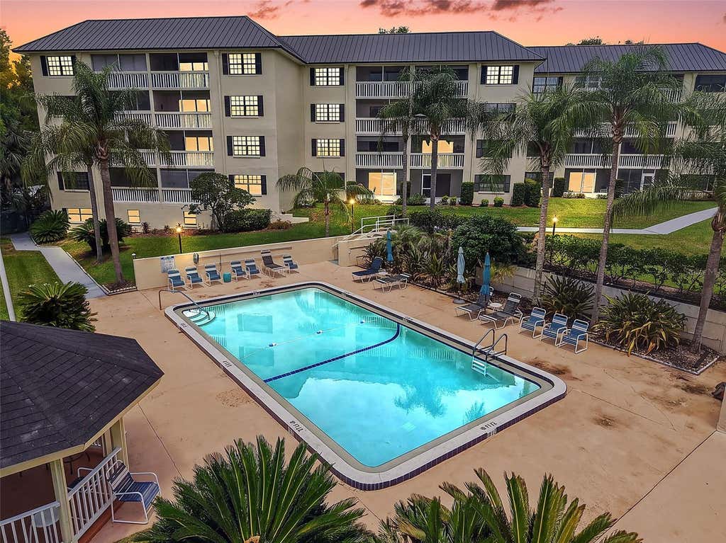 Photo of 101 N Grandview Street #203, Mount Dora, FL 32757 (MLS # G5116869)