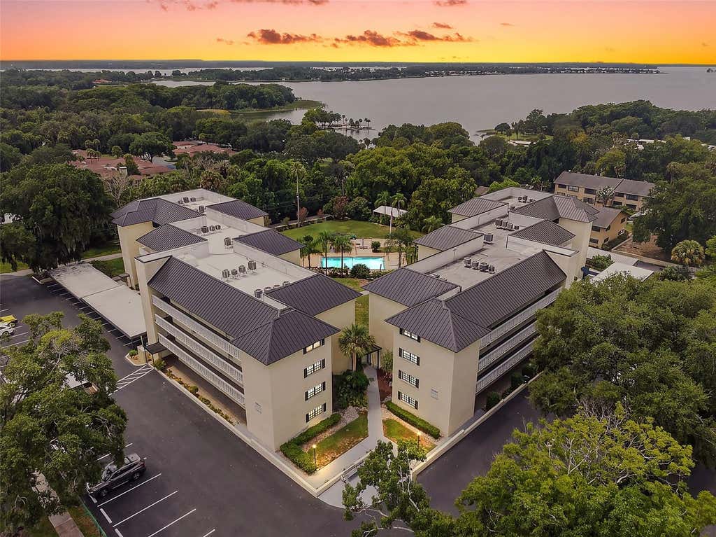 Photo of 101 N Grandview Street #203, Mount Dora, FL 32757 (MLS # G5116869)