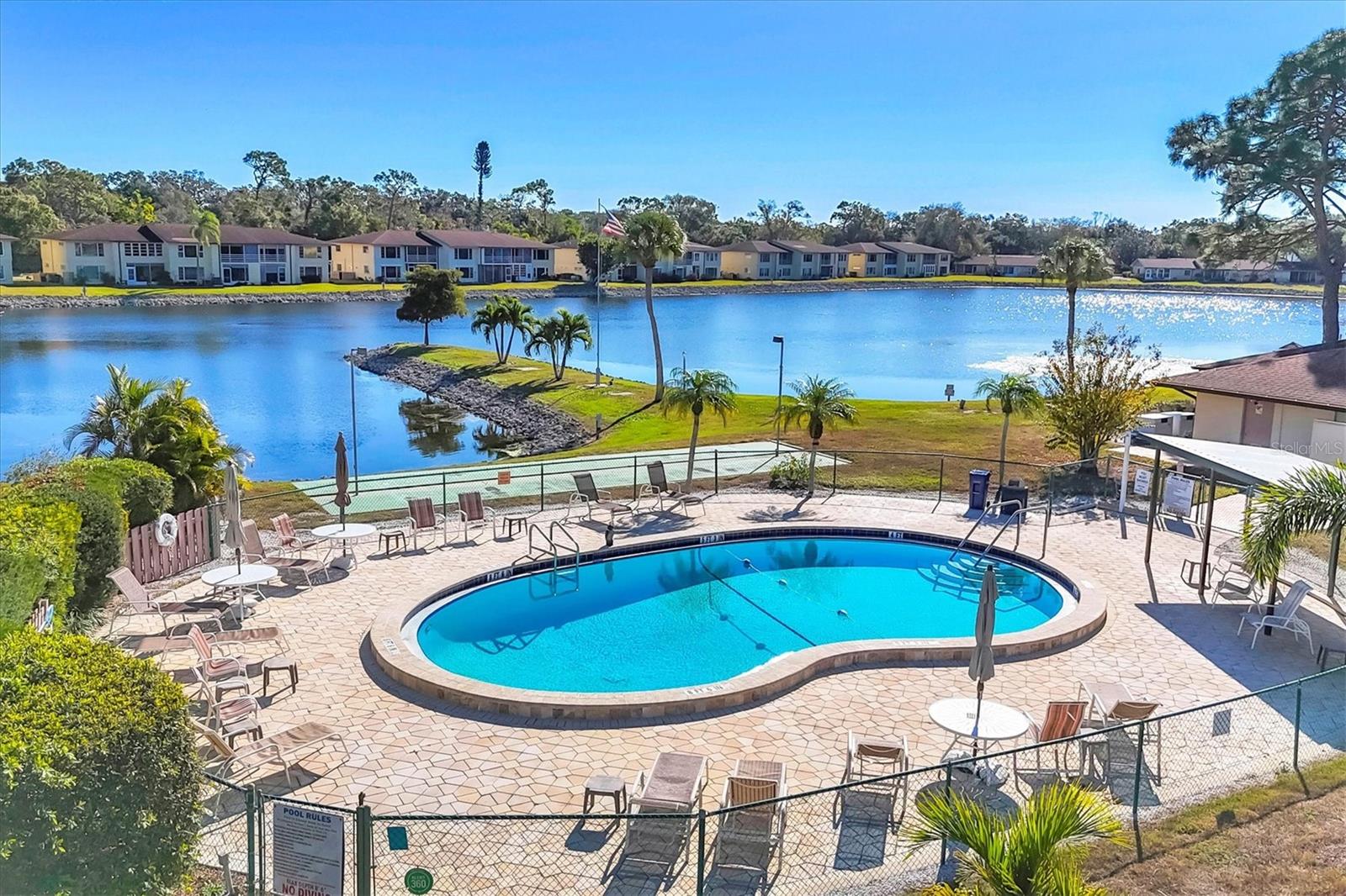 LAKE TIPPECANOE - Residential