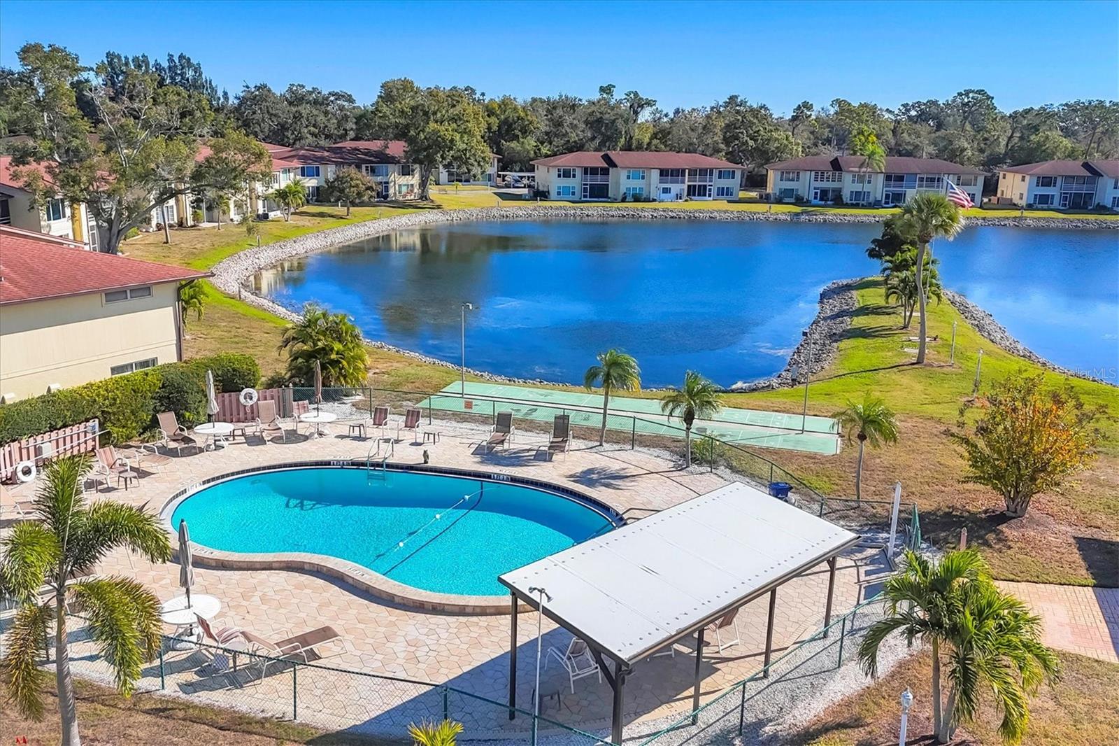 LAKE TIPPECANOE - Residential