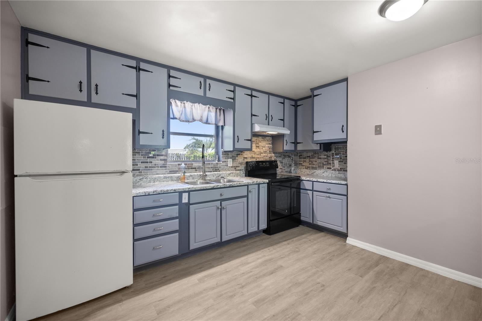 FRUITLAND HEIGHTS - Residential