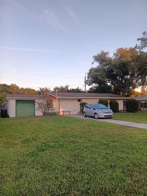 Photo of 4245 Edgewater Drive, Orlando, FL 32804 (MLS # O6363239)