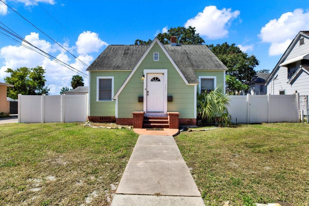 Photo of 305 28th Street S, St Petersburg, FL 33712 (MLS # TB8434624)