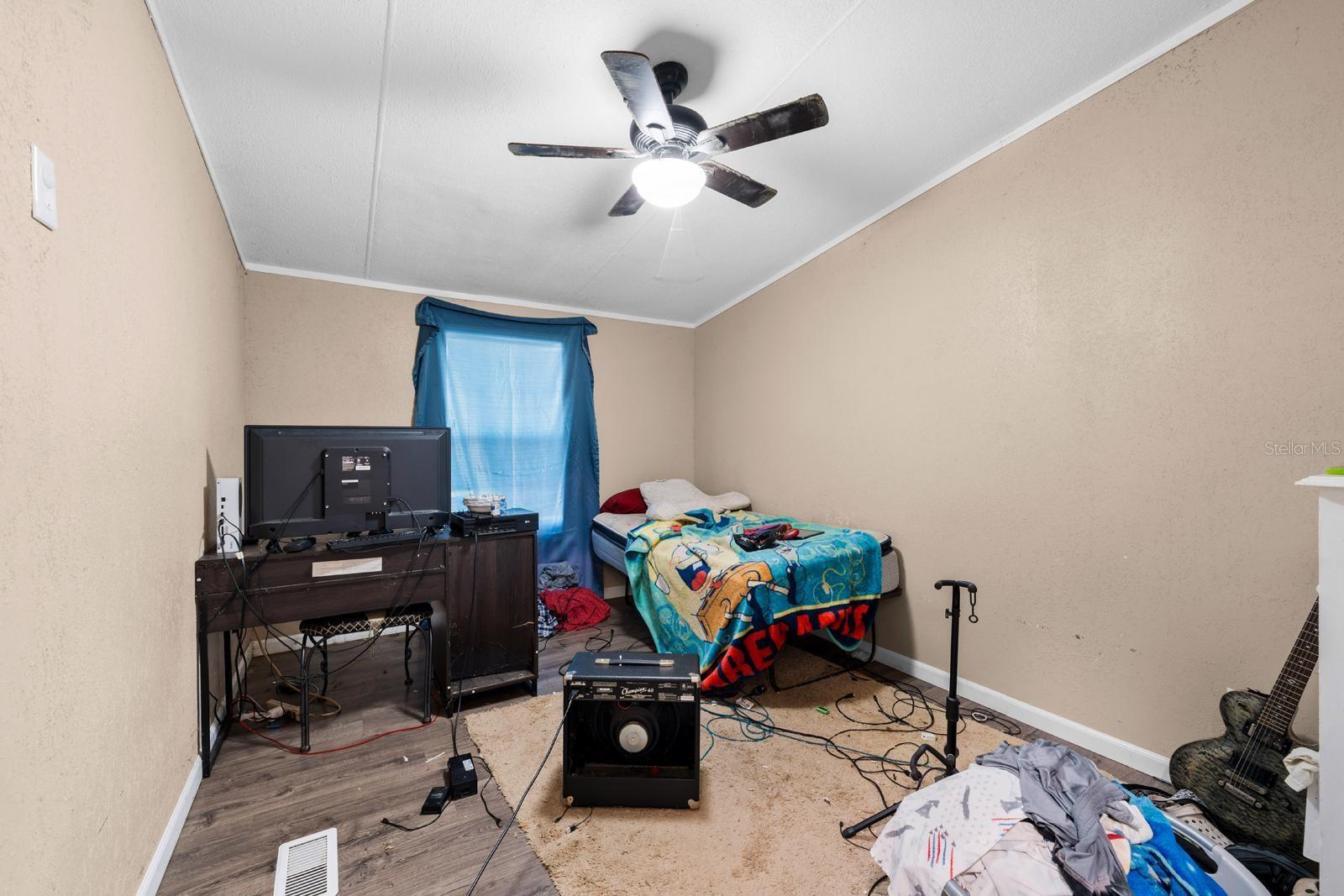 ACREAGE - Residential