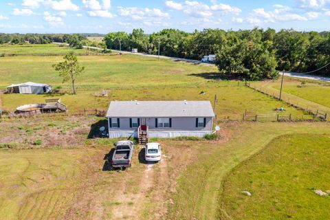 Photo of 12011 Old Lakeland Highway, Dade City, FL 33525 (MLS # TB8502135)