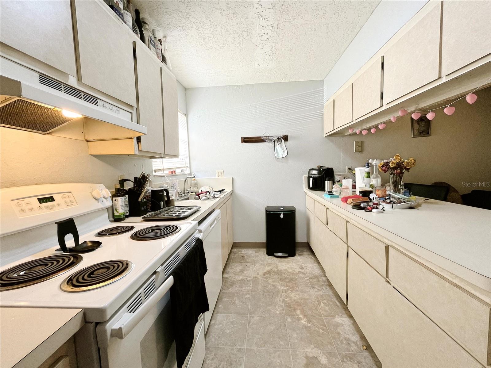 2811 SW ARCHER ROAD V181