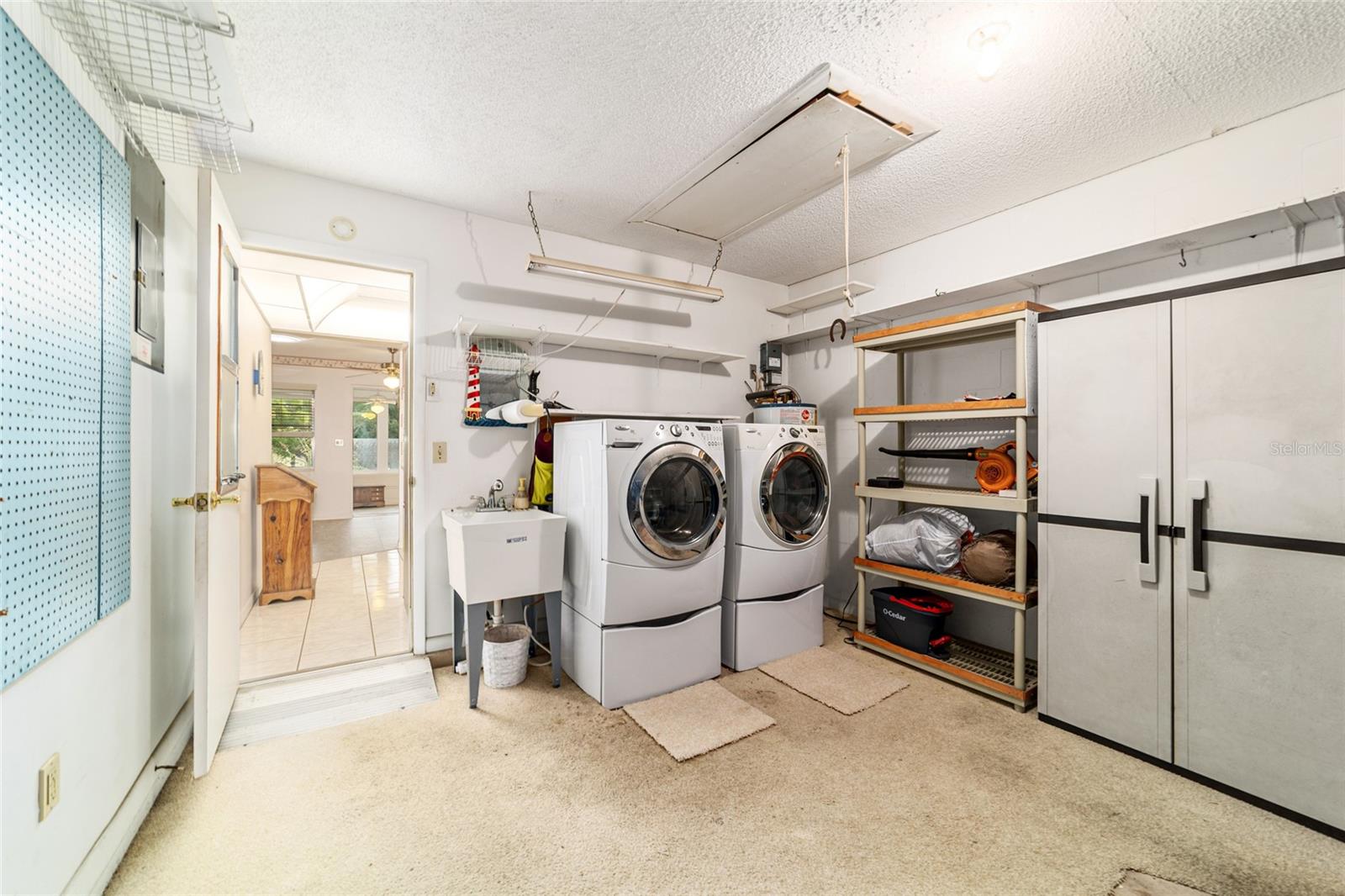 ON TOP OF THE WORLD - Residential