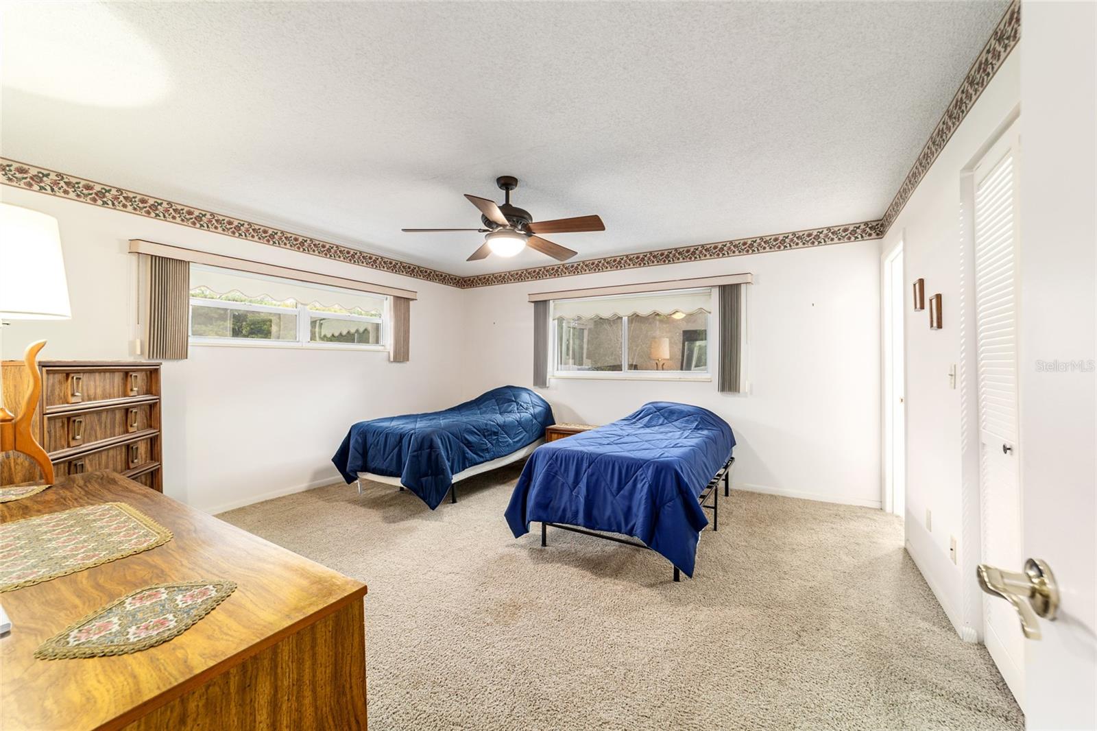 ON TOP OF THE WORLD - Residential