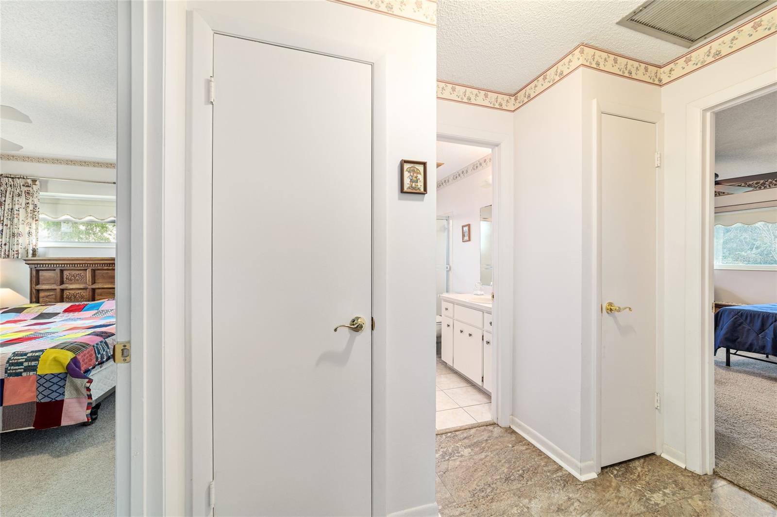 ON TOP OF THE WORLD - Residential