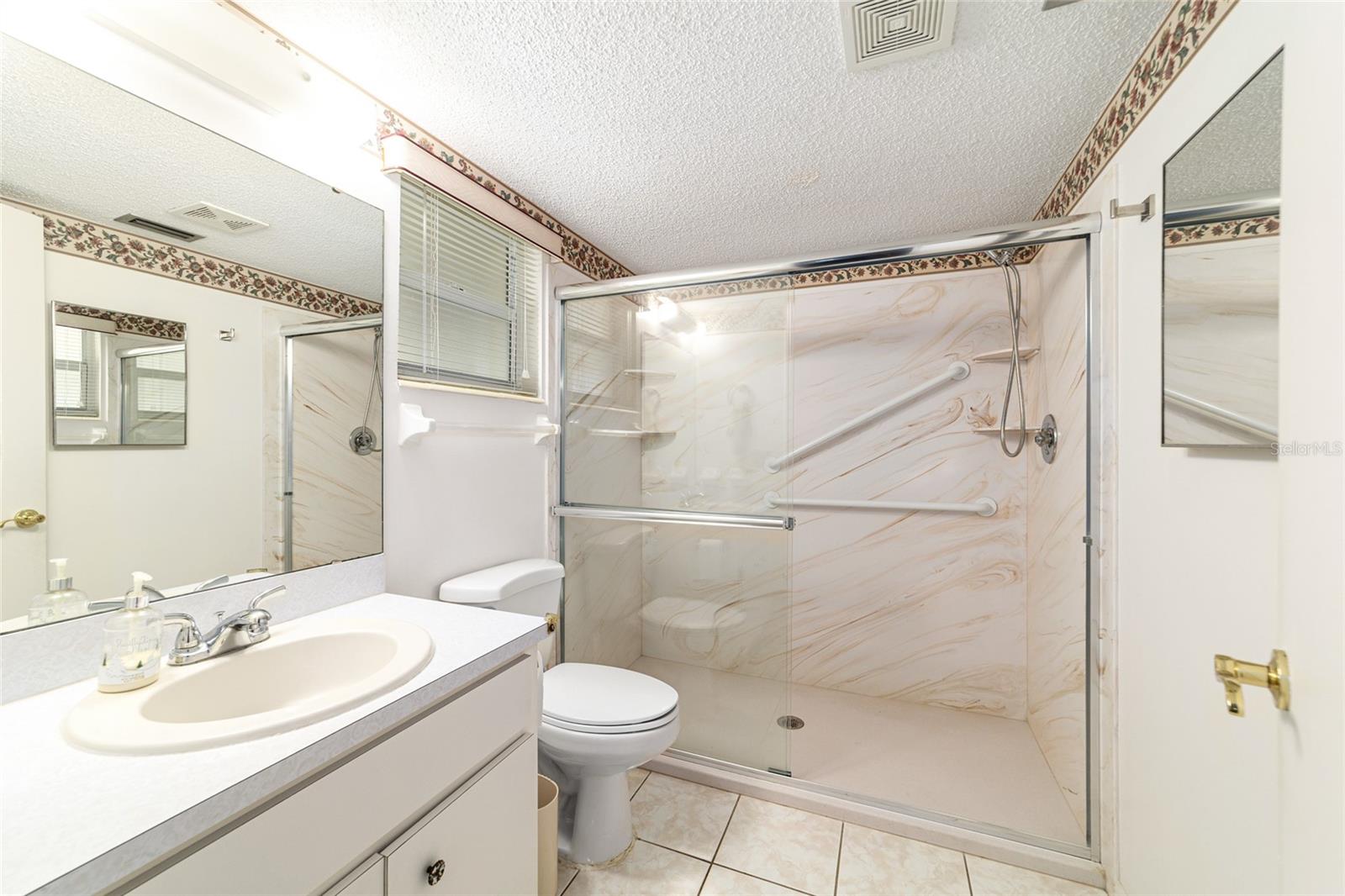 ON TOP OF THE WORLD - Residential