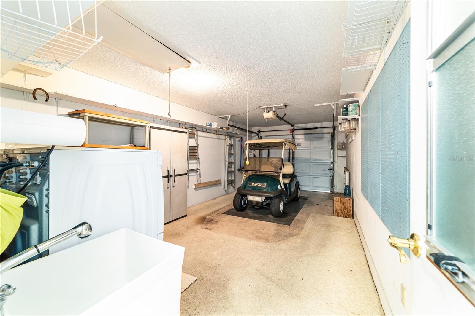 ON TOP OF THE WORLD - Residential